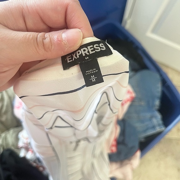 Express Women's White Striped Long Sleeve Blouse - Picture 10 of 10